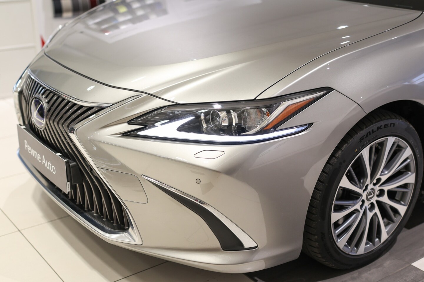 Lexus ES