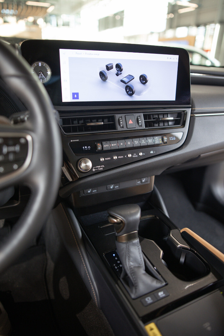 Lexus ES