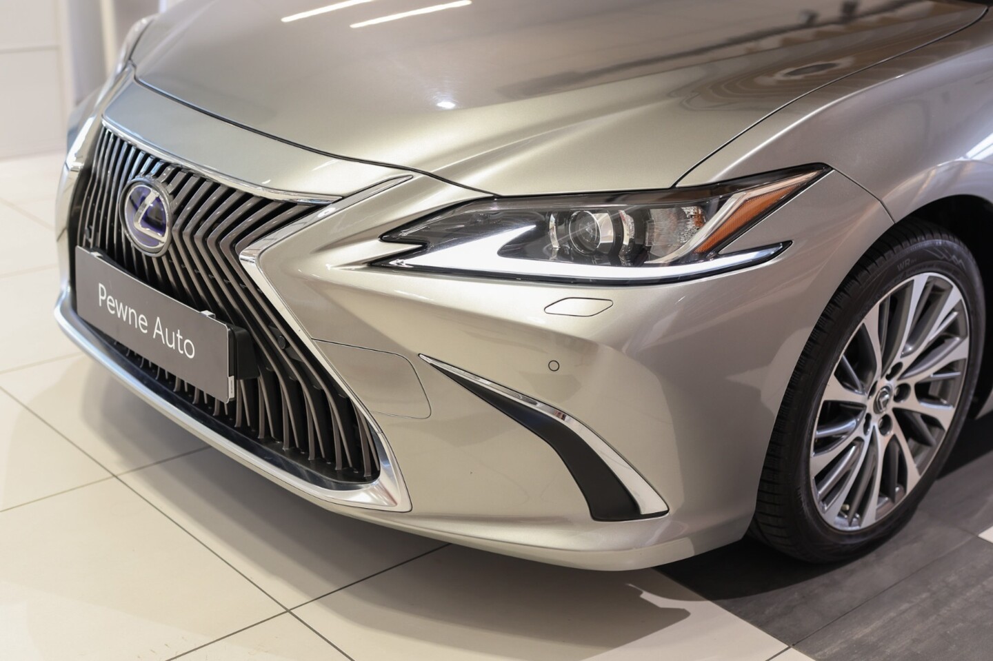 Lexus ES
