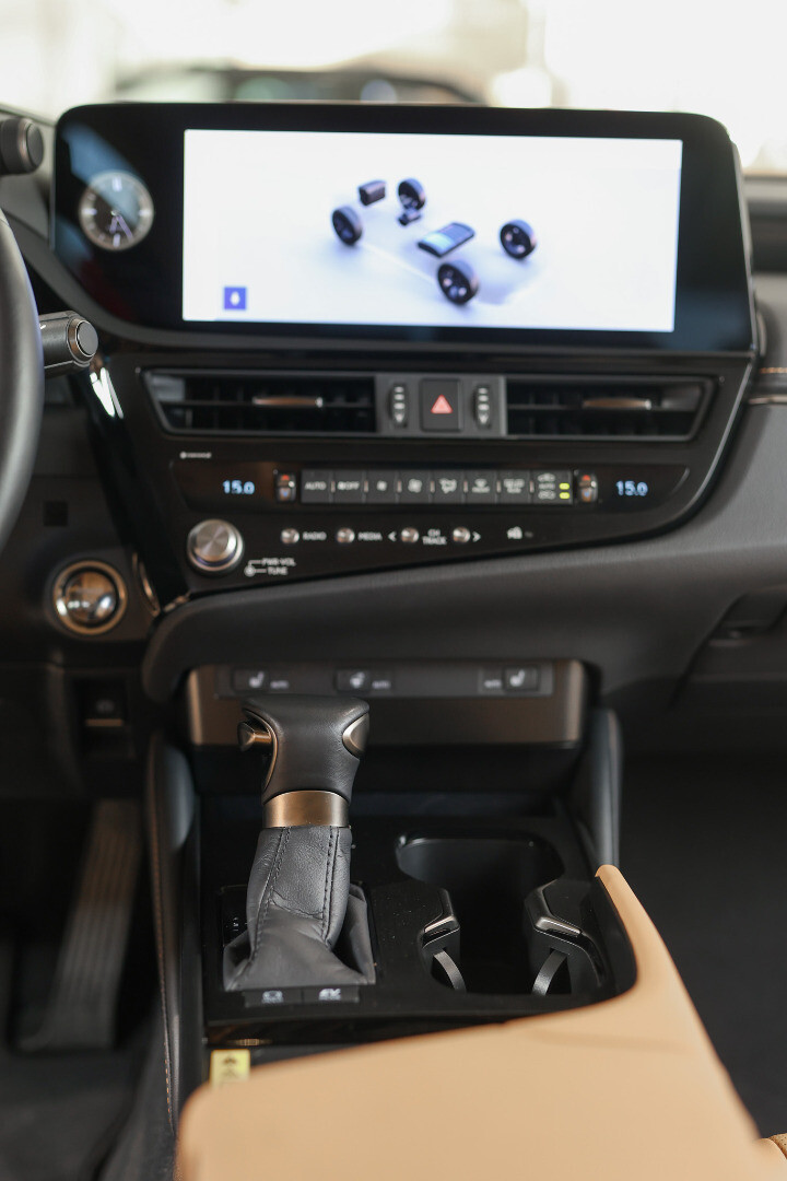 Lexus ES