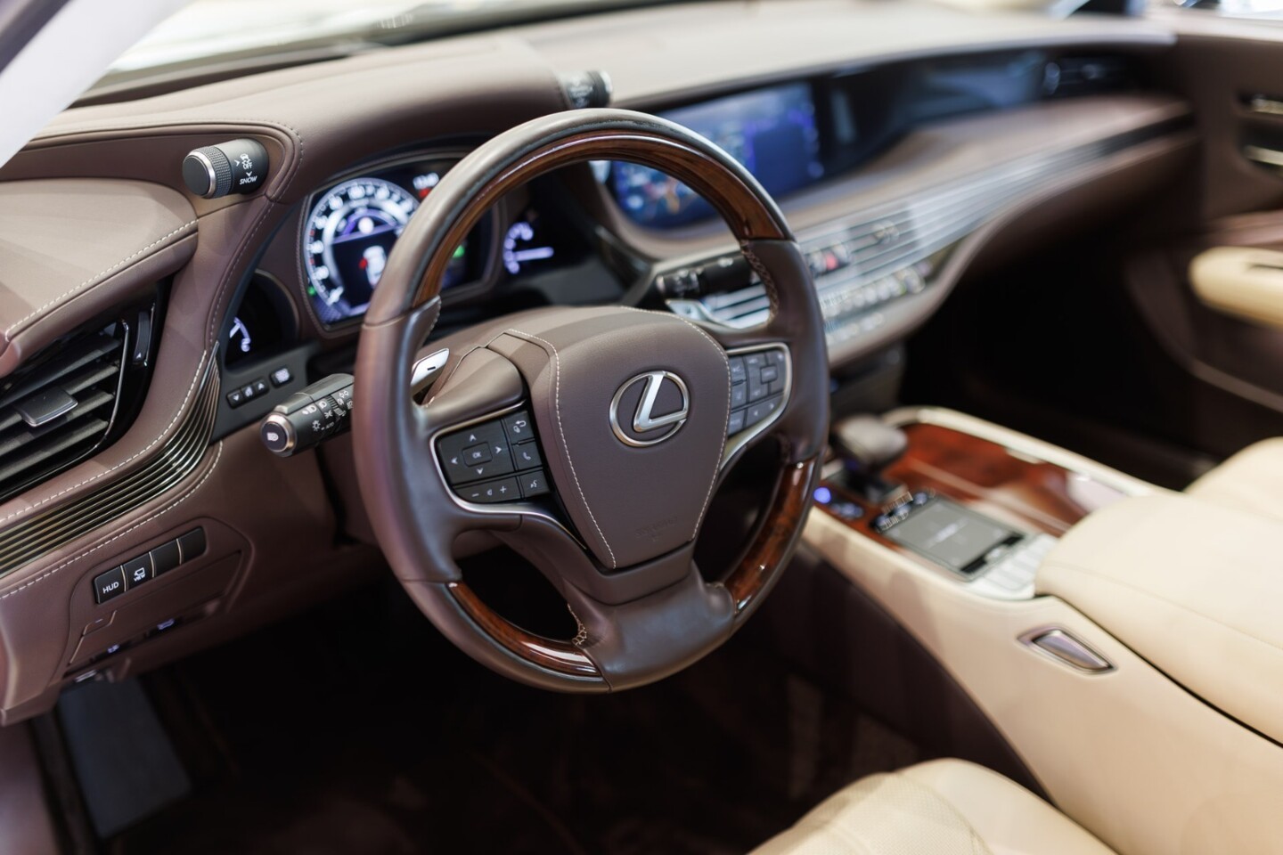 Lexus LS