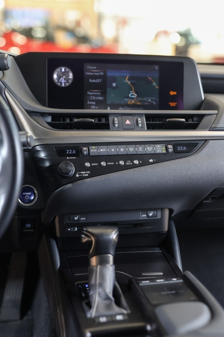 Lexus ES