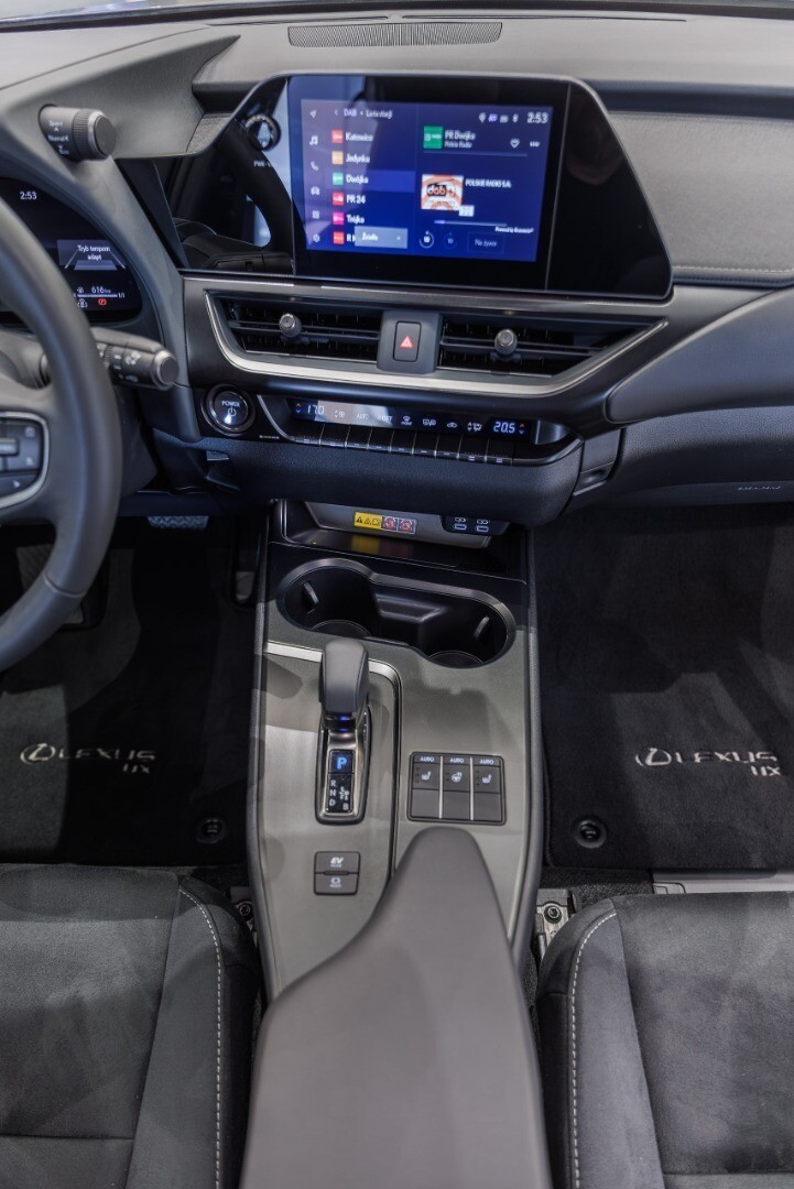 Lexus UX