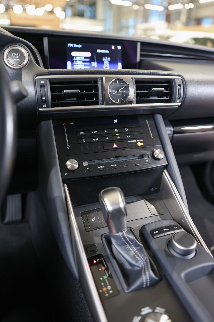 Lexus IS