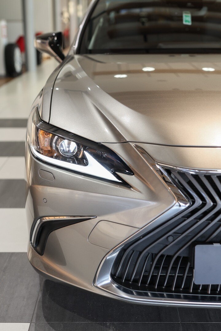 Lexus ES
