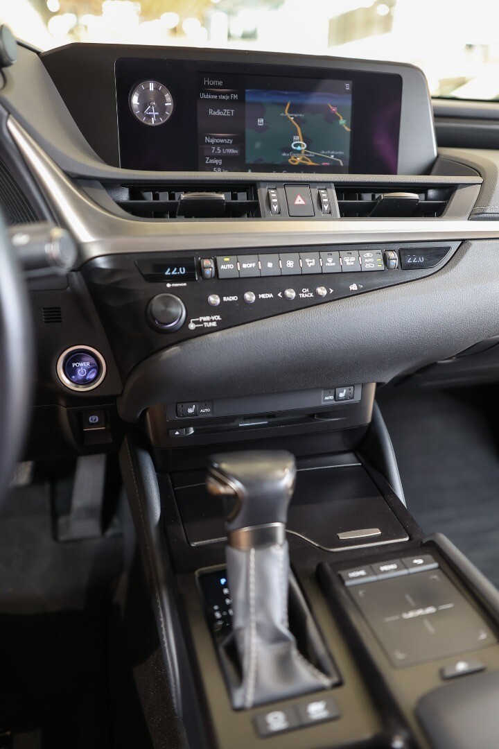 Lexus ES
