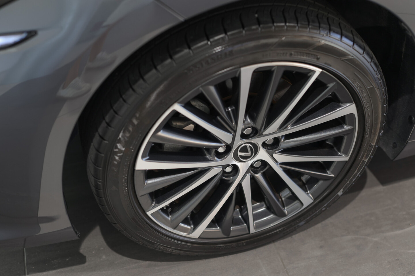 Lexus ES